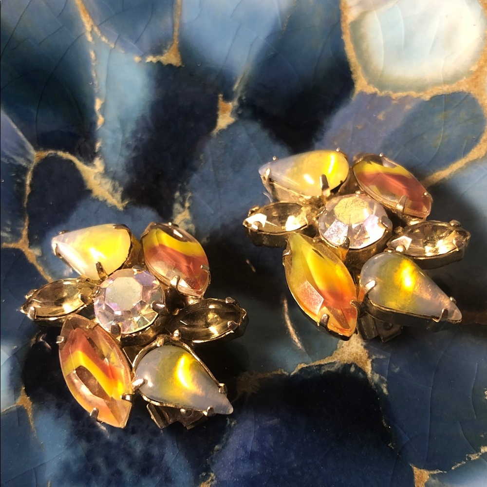 Vintage Elegant Floral Earrings